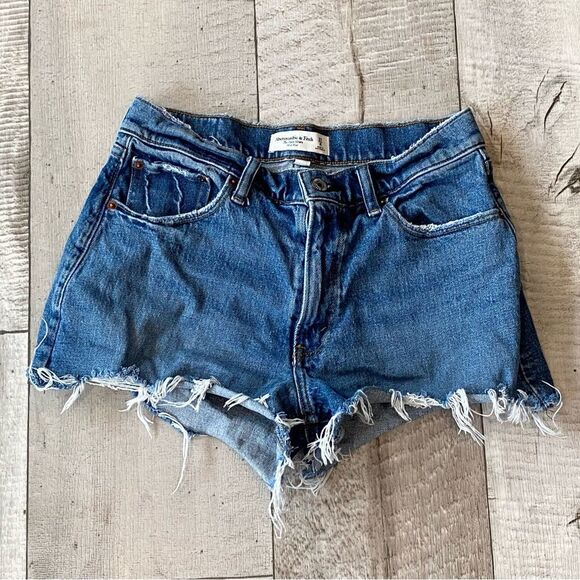 Abercrombie & Fitch Pants - Abercrombie & Fitch Curve Love The Mom Short Mid Rise